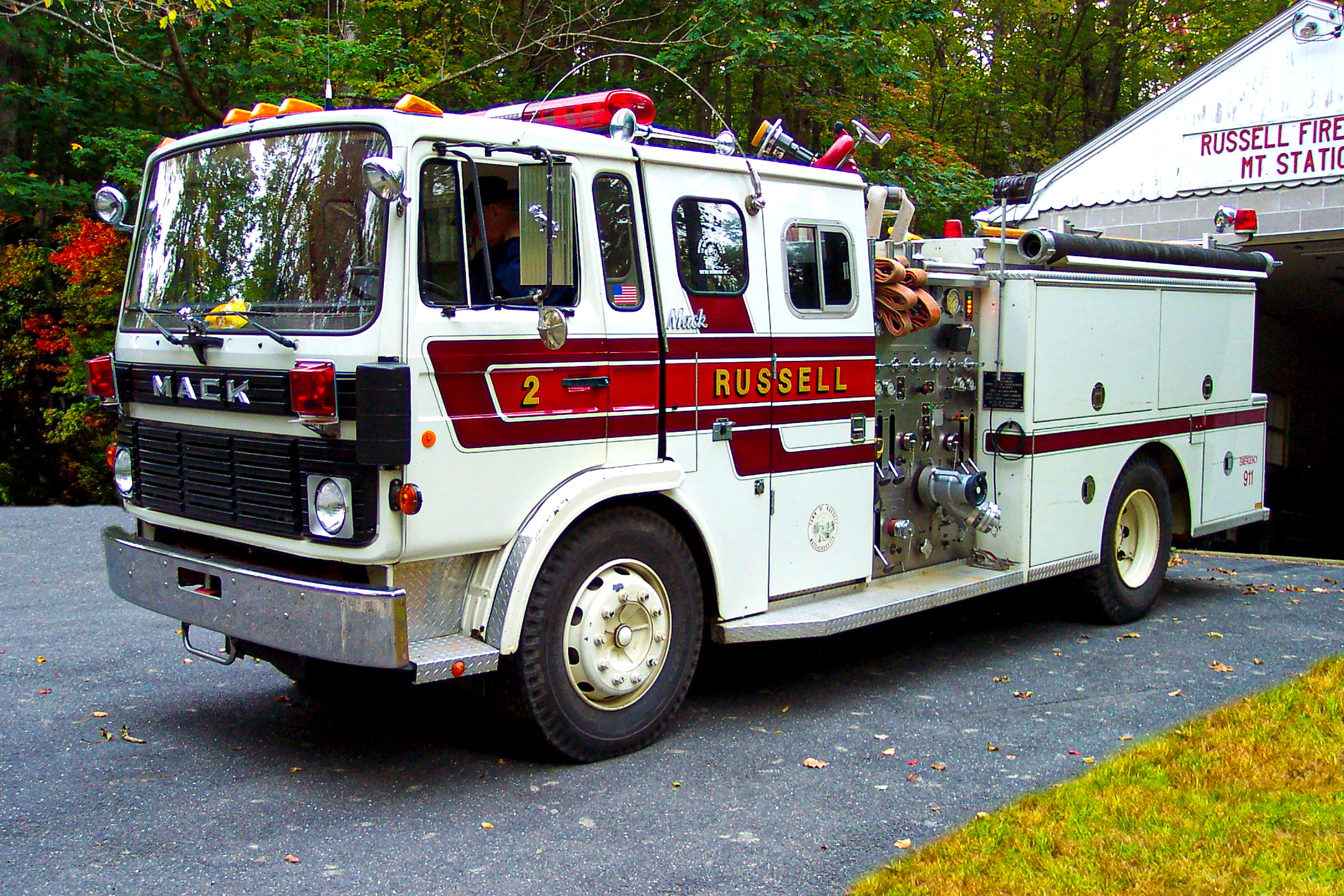 SOLIDO #3106 Brewster Mass Mack Pumper Fire Truck 5 7/16 France