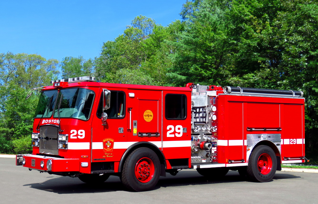 Использование пожарных автомобилей. Firetruck [407]. Пожарная машина внутри. Пожарный автомобиль порошкового тушения. Пожарный автомобиль вид сверху.